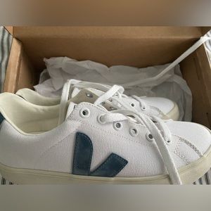 Veja Esplar size 37 sneakers